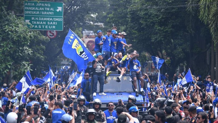 perayaan-juara-persib-bandung-di-kota-bandung-minggu-2552025-1748178767445_169
